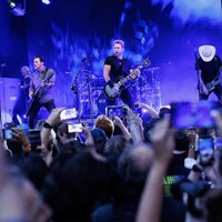 Le groupe canadien Nickelback en spectacle sur la rue John de Toronto, le 8 septembre 2023.