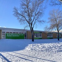 Le Pavillon élémentaire de l'École Monseigneur de Laval à Regina. 