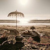Pique-nique installé sur la plage de Cox Bay, en Colombie-Britannique.