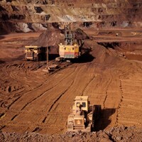 Véhicules lourds sur le site la mine de l'Iron Ore à Schefferville.