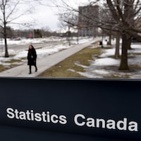 L'enseigne extérieure du bureau de Statistique Canada à Ottawa.
