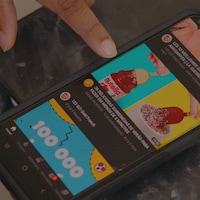 Un pot de Nutella sur l'écran d'un téléphone intelligent.