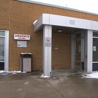 L'entrée de l'urgence du centre de santé de Port-Cartier.