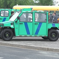 Un véhicule électrique utilisé dans l'industrie minière.