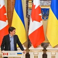 Justin Trudeau et Volodymyr Zelensky lors d'un point de presse commun en Ukraine