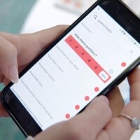 L'application est affichée sur l'écran d'un téléphone.