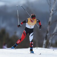 La Canadienne Cendrine Browne s'élance sur la piste lors du relais 4 X 5 km. 