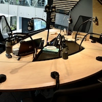 Un studio de radio vide.