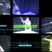 Plan illustrant dans de multiples écrans des séquences de la vidéo virale du Star War Kids publiée sur Internet. 