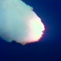 La navette Challenger en plein vol juste avant son explosion le 28 janvier 1986