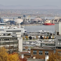 Le port de Québec.