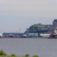 Vue sur le port de Québec.