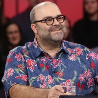 Il présentera cet été au Festival Juste pour rire sa comédie à sketches On va tous mourir.
