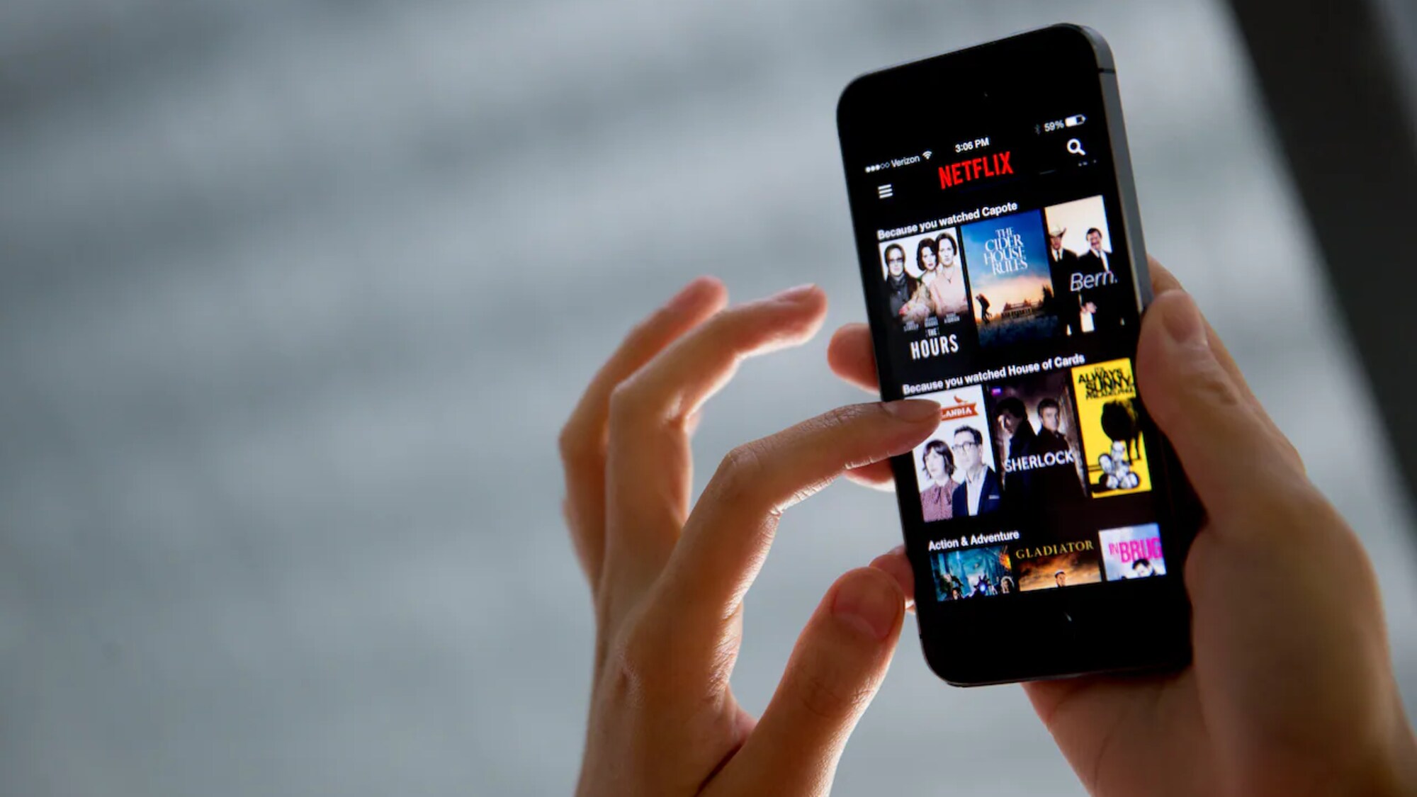 Ang Netflix app ipinapakita sa screen ng smartphone.