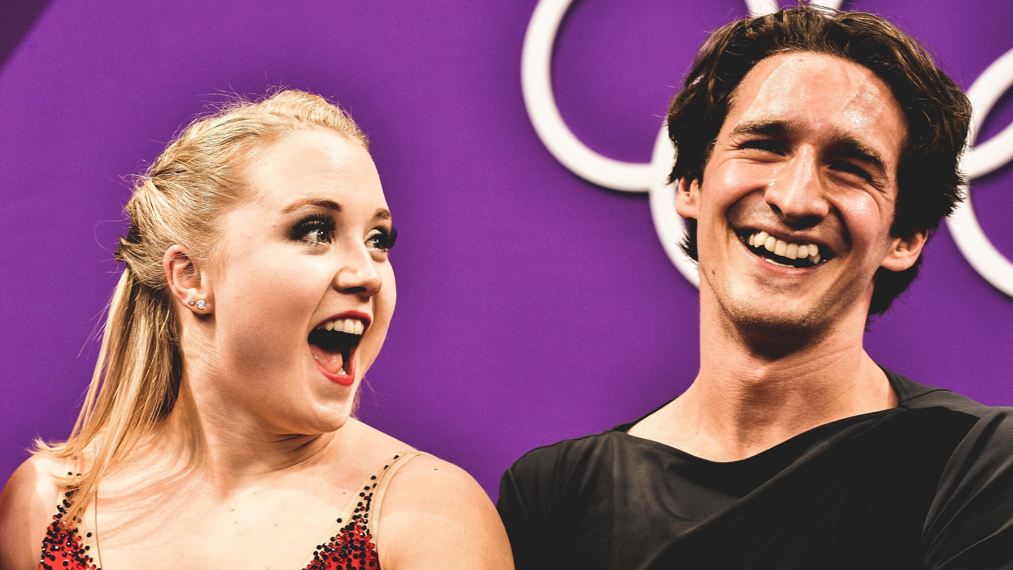 Julianne Séguin et Charlie Bilodeau rient à p^leine dents après leur programme libre aux Jeux olympiques de Pyeongchang