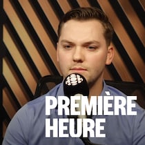 Adam Veilleux dans un studio radio