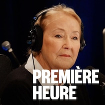 Portrait de Pauline Marois dans un studio de Radio-Canada.