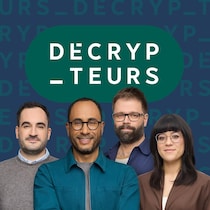 De gauche à droite, Nicholas De Rosa, Alexis De Lancer, Jeff Yates et Fanny Tan sourient en regardant l'objectif.