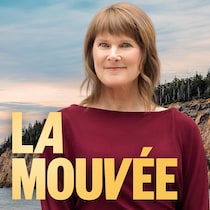 L'animatrice Nathalie Geddry est photographié devant un paysage de la Nouvelle-Écosse. Le titre de l'émission apparaît devant elle.