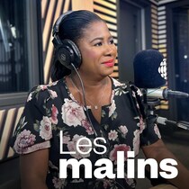 Ketcia Peters dans un studio de radio.