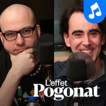 Les membres de Loco Locass sourient lors d'une entrevue à la radio.