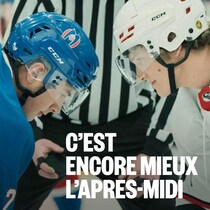 Deux joueurs de hockey.