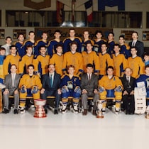 Les Aigles Bleus de l'Université de Moncton ont remporté les championnats de l'Atlantique et du Canada de hockey universitaire.