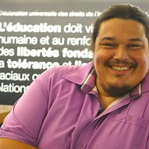 L'ex-député du PQ dans Abitibi-Est, Alexis Wawanoloath étudie à l'Université de Sherbrooke en droit. 
