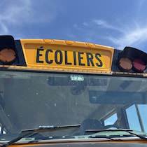 Un autobus scolaire.