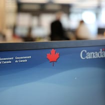 Un écran d’ordinateur avec le logo du gouvernement du Canada.