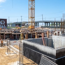 Le chantier de construction.