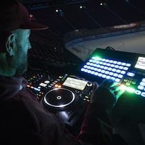 Vincent Aubry, le DJ du Centre Bell.