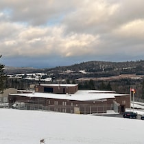 L'extérieur du Centre correctionnel régional du Madawaska. 