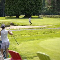 Un terrain de golf.