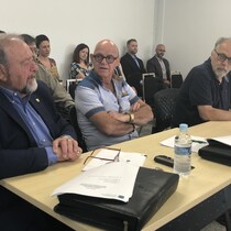 Les maires Denis Landry (Hautes-Terres), Joseph Lanteigne (Rivière-du-Nord) et Bernard Thériault (Caraquet) pendant la réunion extraordinaire de la CSRPA, jeudi.