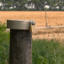 Un puits d'eau souterraine à la gauche de l'écran.