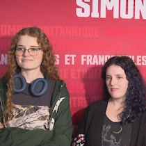 Ari Harnik (à gauche), Cierra O’Connor (au centre) et Anisia Hodos (à droite). 
