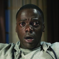 L'acteur Daniel Kaluuya, en train de pleurer dans une scène de « Get Out ».