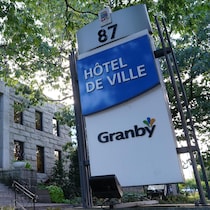 L'hôtel de ville de Granby.