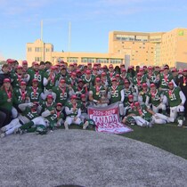 L'équipe des Huskies de l'Université de la Saskatchewan.