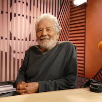 Michel Lalonde dans les studios de Radio-Canada.