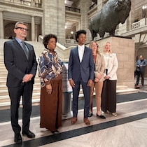 Marjorie Michel, ministre fédérale de la Sant, et Uzoma Asagwara, ministre de la Santé du Manitoba, ont réaffirmé l'importance de travailler main dans la main pour assurer des services de santé dans les communautés rurales du Manitoba.