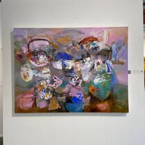 Une peinture abstraite colorée intitulée "A Fragile World" de Paulette Melançon, exposée sur un mur blanc dans une galerie d'art.