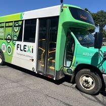 Un autobus.