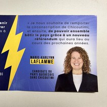 Un tract politique avec des photos de candidates.