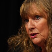 Lesley Hill en point de presse.