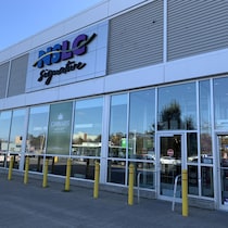 Devanture d'un magasin de la régie des alcools de la Nouvelle-Écosse, NSLC