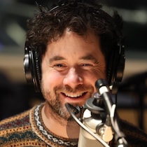 Jean-Michel Blais dans le studio 41 de Radio-Canada.