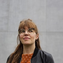 Le livre Frappabord et le personnage mordant de l’autrice Mireille