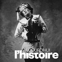 Le danseur russe Vaslav Nijinski interprète le rôle de Petrouchka.